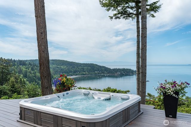 4034 Edith Point Road, Anacortes, WA 98221