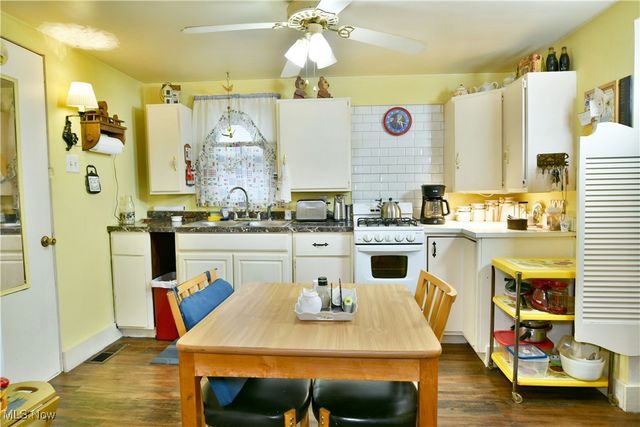 1994 Ewalt Avenue NE, Warren, OH 44483