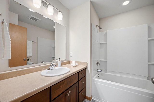 1126 Okeeffe AVENUE, Sun Prairie, WI 53590