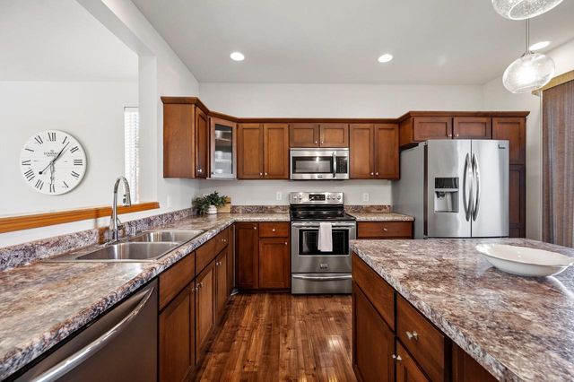 1126 Okeeffe AVENUE, Sun Prairie, WI 53590