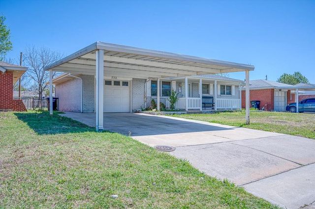 752 N Norman Avenue, Moore, OK 73160