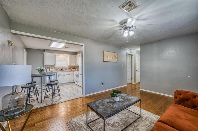 752 N Norman Avenue, Moore, OK 73160