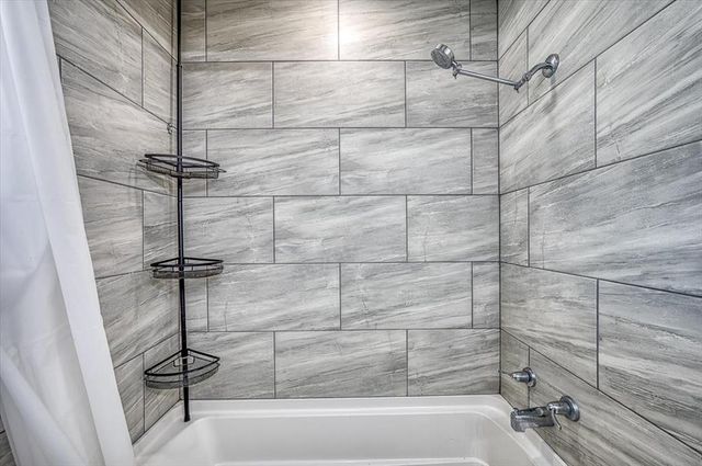 752 N Norman Avenue, Moore, OK 73160