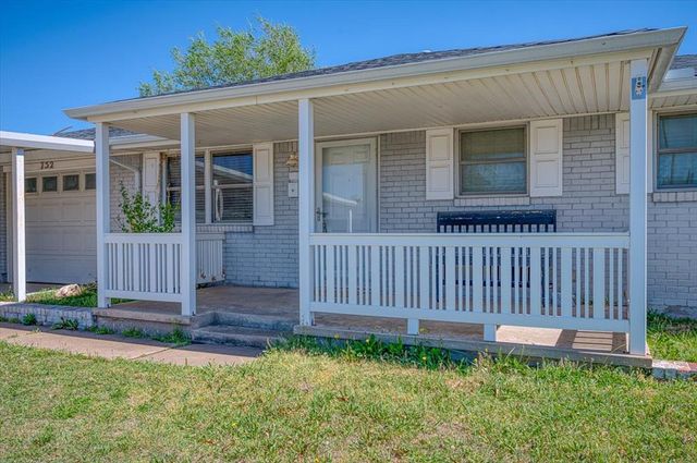 752 N Norman Avenue, Moore, OK 73160