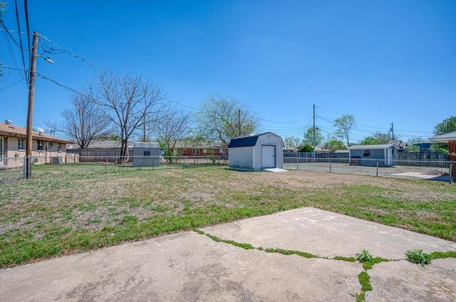 752 N Norman Avenue, Moore, OK 73160
