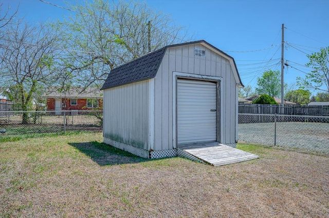 752 N Norman Avenue, Moore, OK 73160