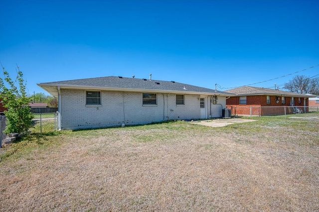 752 N Norman Avenue, Moore, OK 73160