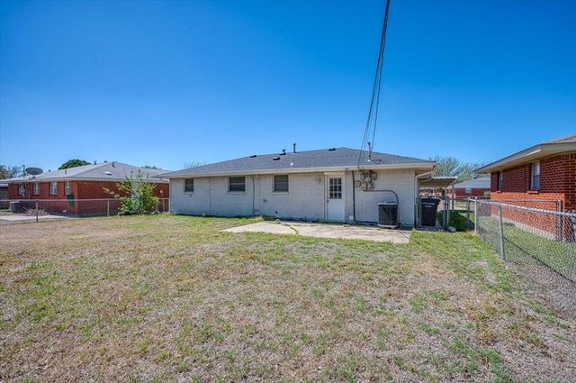 752 N Norman Avenue, Moore, OK 73160