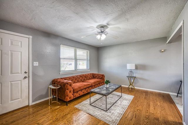 752 N Norman Avenue, Moore, OK 73160