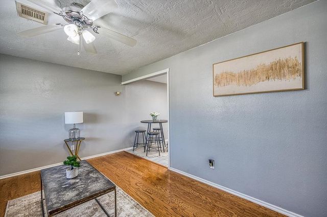 752 N Norman Avenue, Moore, OK 73160