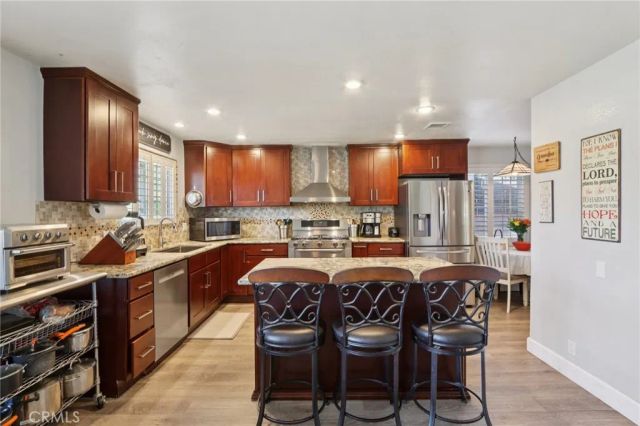 1272 N Ukiah, Upland, CA 91786