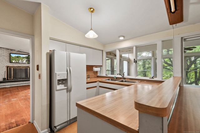 139 Carey Avenue, Meriden, CT 06451