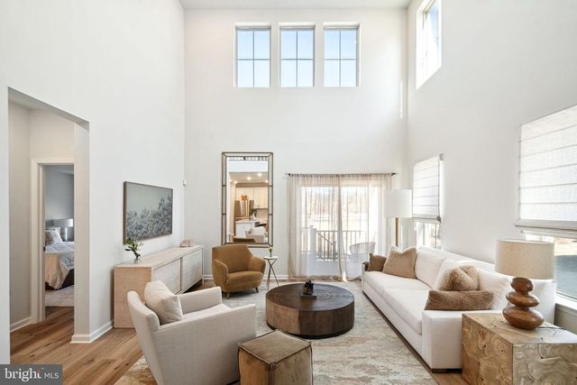 2016 MARQUIS LN, Jamison, PA 18929