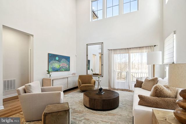 2016 MARQUIS LN, Jamison, PA 18929