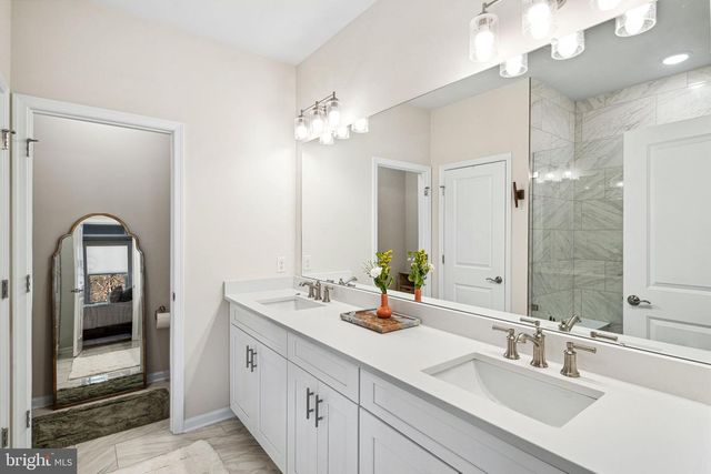 2016 MARQUIS LN, Jamison, PA 18929