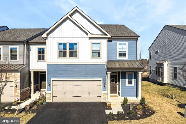 2016 MARQUIS LN, Jamison, PA 18929