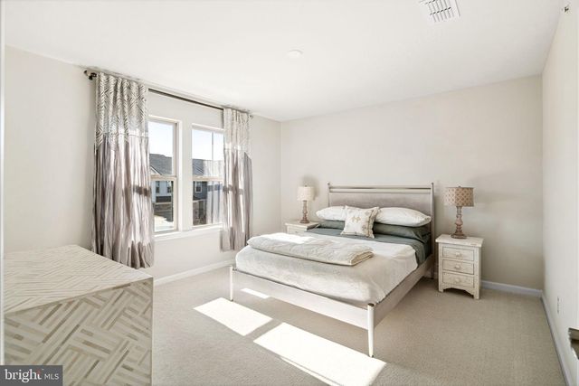 2016 MARQUIS LN, Jamison, PA 18929