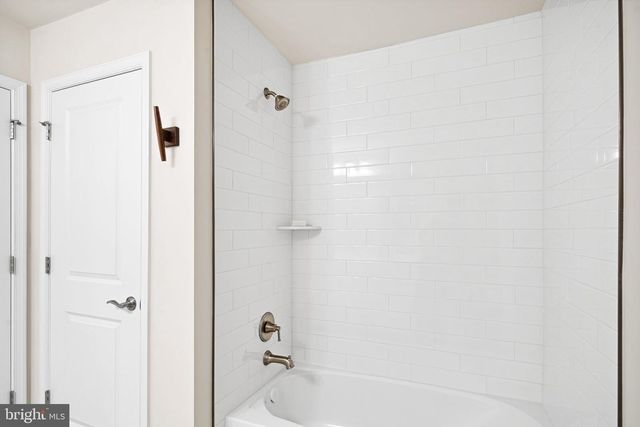 2016 MARQUIS LN, Jamison, PA 18929