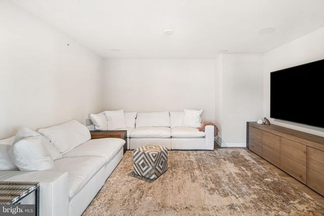 2016 MARQUIS LN, Jamison, PA 18929