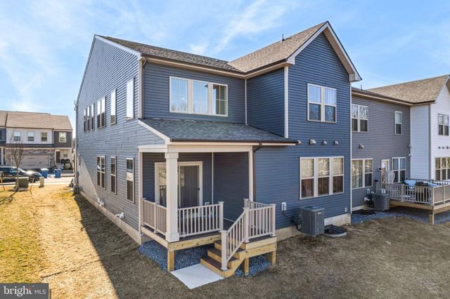 2016 MARQUIS LN, Jamison, PA 18929