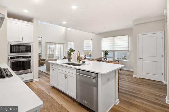 2016 MARQUIS LN, Jamison, PA 18929