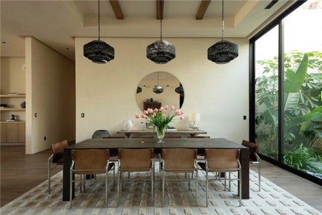 5824 Manton Avenue, Woodland Hills, CA 91367