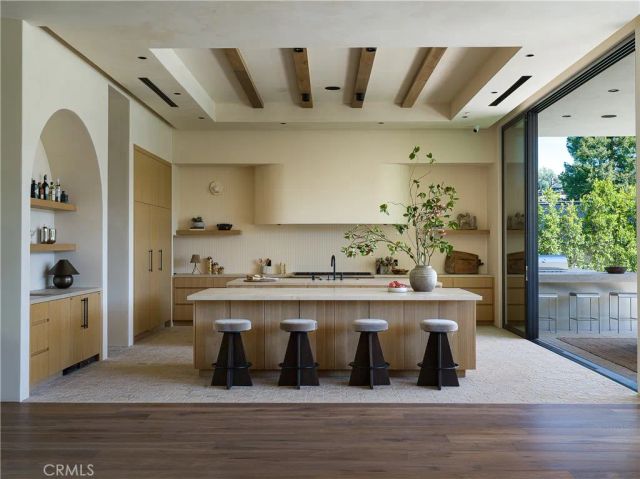 5824 Manton Avenue, Woodland Hills, CA 91367