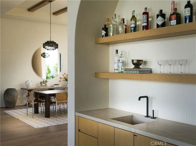 5824 Manton Avenue, Woodland Hills, CA 91367