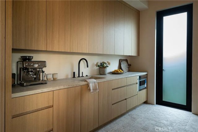 5824 Manton Avenue, Woodland Hills, CA 91367