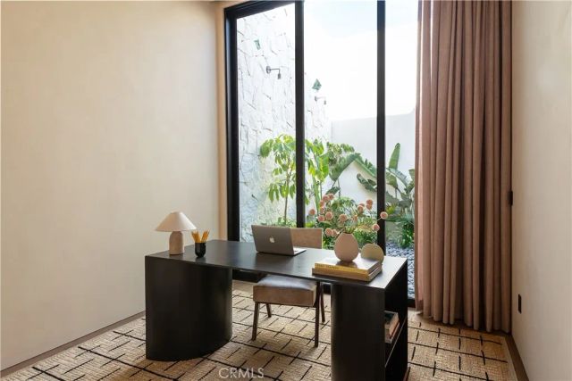 5824 Manton Avenue, Woodland Hills, CA 91367