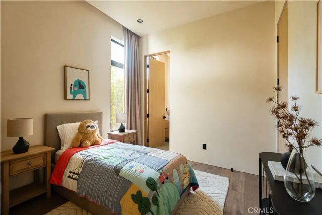 5824 Manton Avenue, Woodland Hills, CA 91367