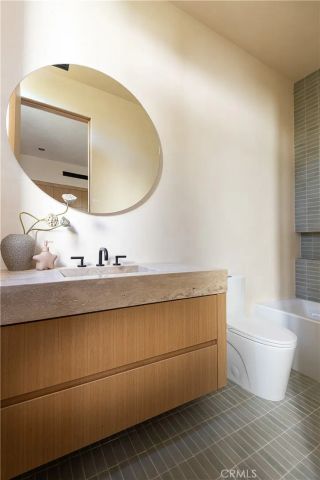 5824 Manton Avenue, Woodland Hills, CA 91367