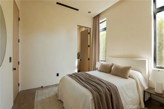 5824 Manton Avenue, Woodland Hills, CA 91367