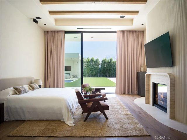 5824 Manton Avenue, Woodland Hills, CA 91367