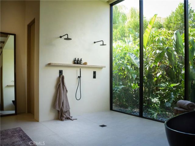 5824 Manton Avenue, Woodland Hills, CA 91367