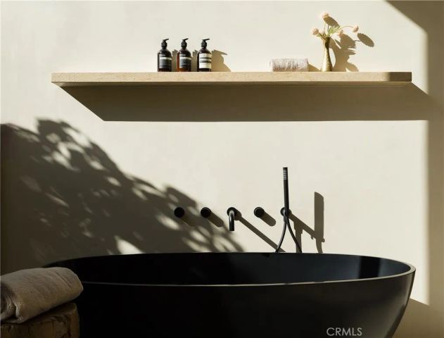 5824 Manton Avenue, Woodland Hills, CA 91367