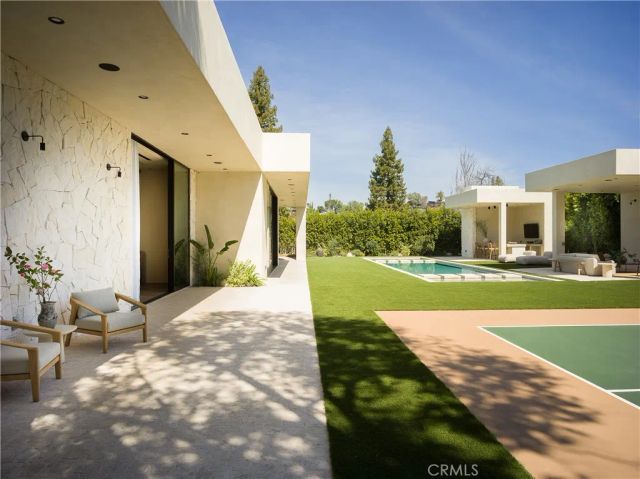 5824 Manton Avenue, Woodland Hills, CA 91367