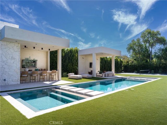 5824 Manton Avenue, Woodland Hills, CA 91367