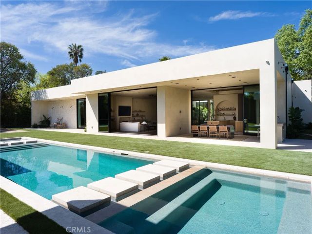 5824 Manton Avenue, Woodland Hills, CA 91367