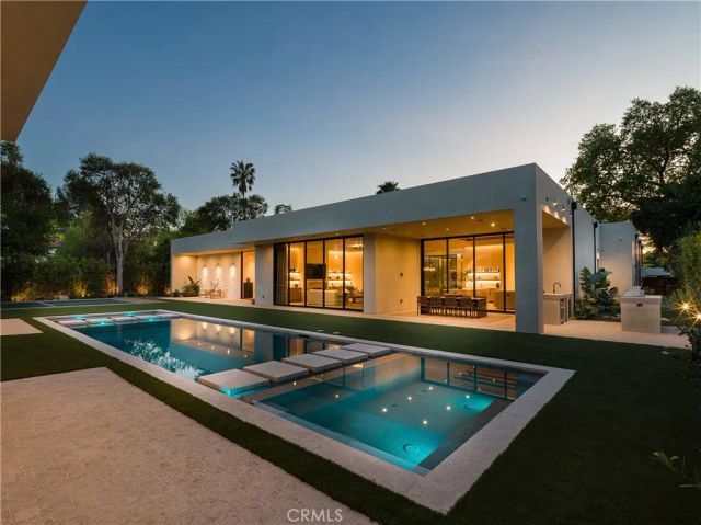 5824 Manton Avenue, Woodland Hills, CA 91367