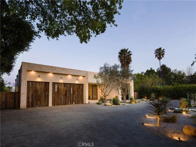 5824 Manton Avenue, Woodland Hills, CA 91367