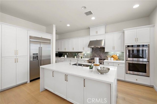 12 Belladonna, Lake Forest (el Toro), CA 92630