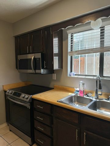 9405 Cyndi Court NE, Albuquerque, NM 87112