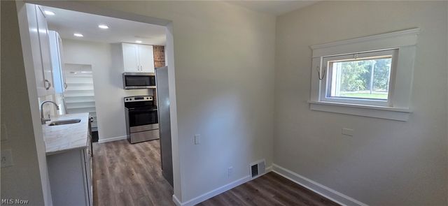 9964 E River Road, Elyria, OH 44035