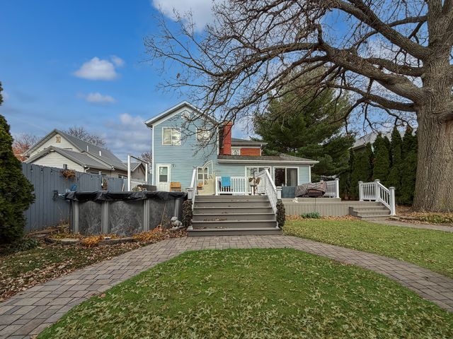 110 W Mason Street, Lena, IL 61048