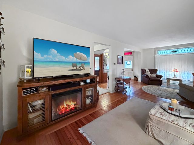 110 W Mason Street, Lena, IL 61048