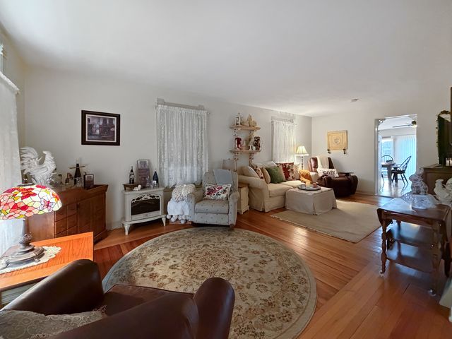 110 W Mason Street, Lena, IL 61048