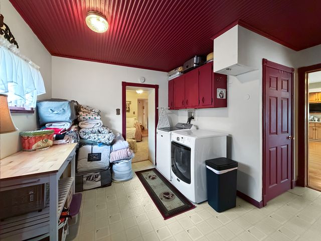 110 W Mason Street, Lena, IL 61048