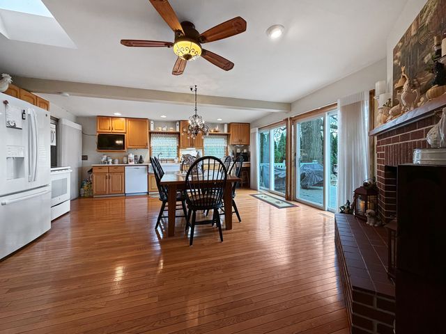 110 W Mason Street, Lena, IL 61048