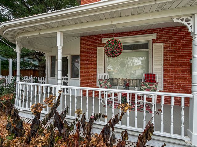 110 W Mason Street, Lena, IL 61048